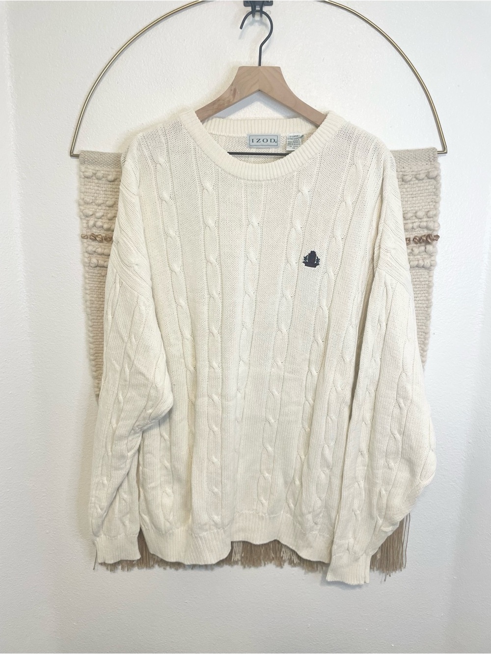 Vintage Izod Men’s Cream Cable Knit Crewneck Sweater Embroidered Crest XL